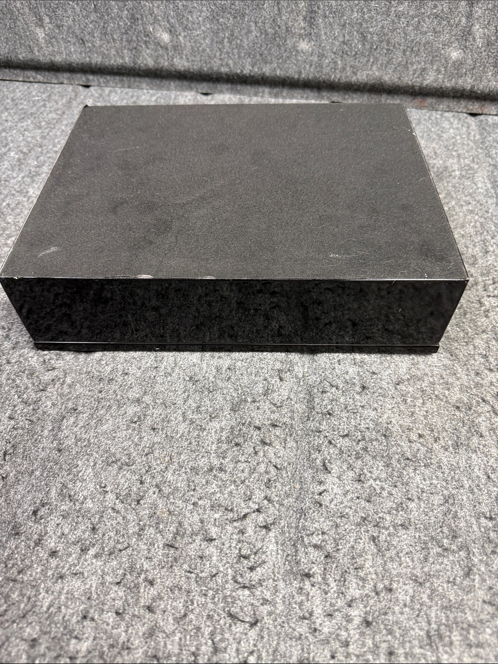 Camacho Black Gloss Finish Cigar Box - Picture 13 of 14